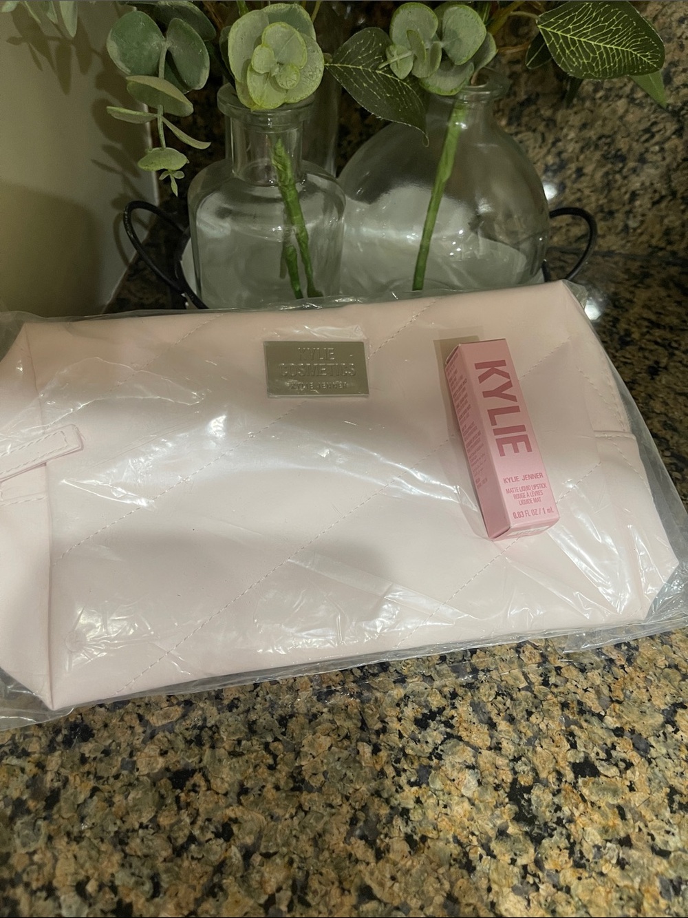 Sold as a set 
Matte Liquid Lipstick - Pink & makeup bag